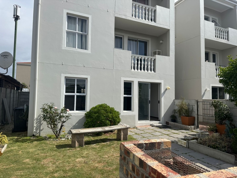 To Let 2 Bedroom Property for Rent in Parklands Western Cape